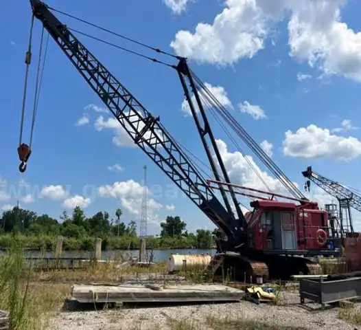 1989 LINK-BELT LS318 80 TON LATTICE-BOOM CRAWLER CRANE