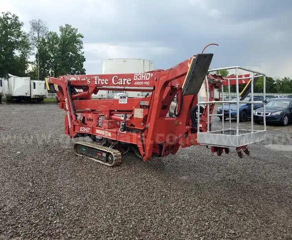 2020 CMC 83HD+ Arbor Pro Crawler Diesel Articulating Boom Lift.