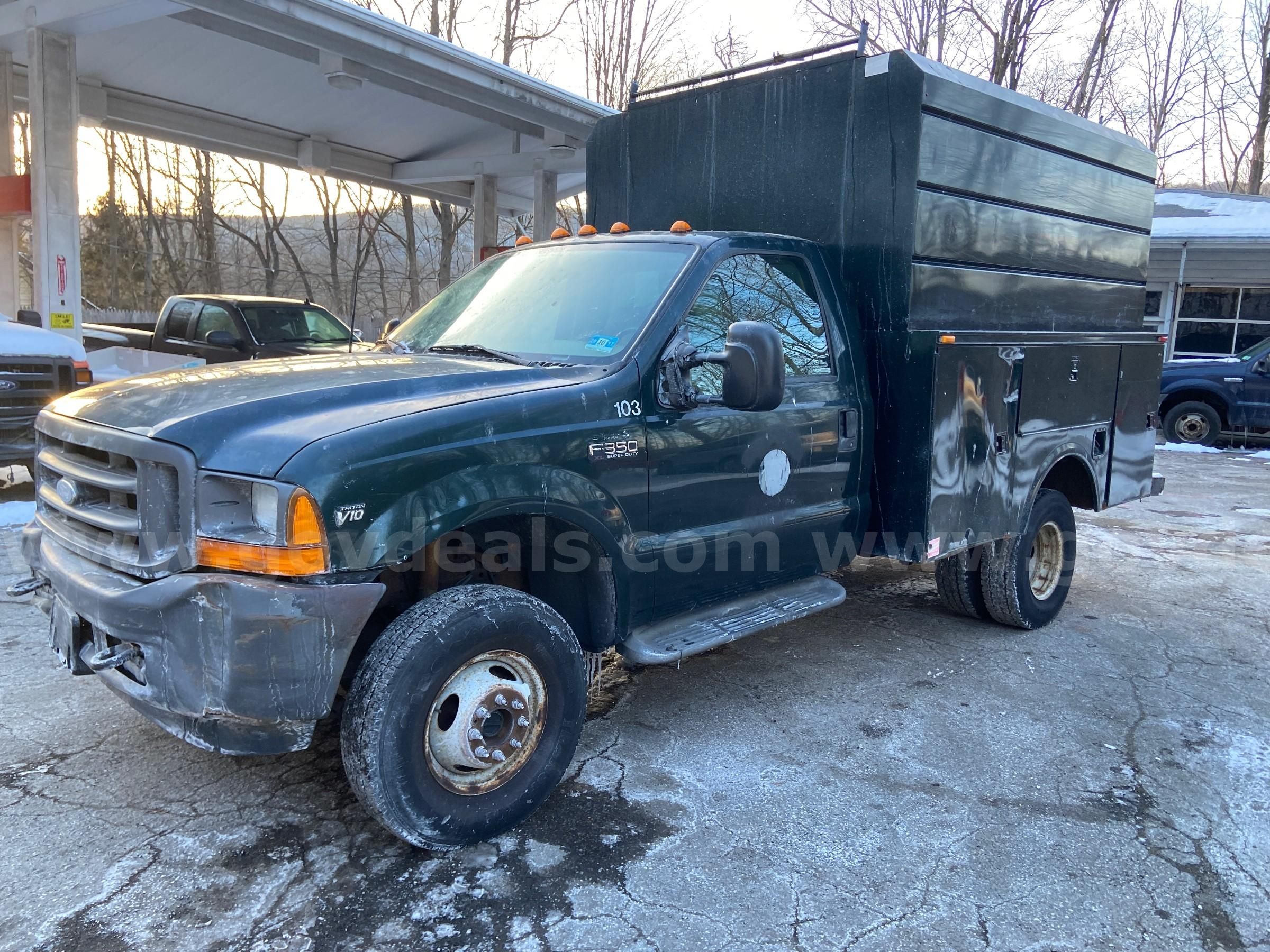 Photo of a 2001 Ford F-350 4x4