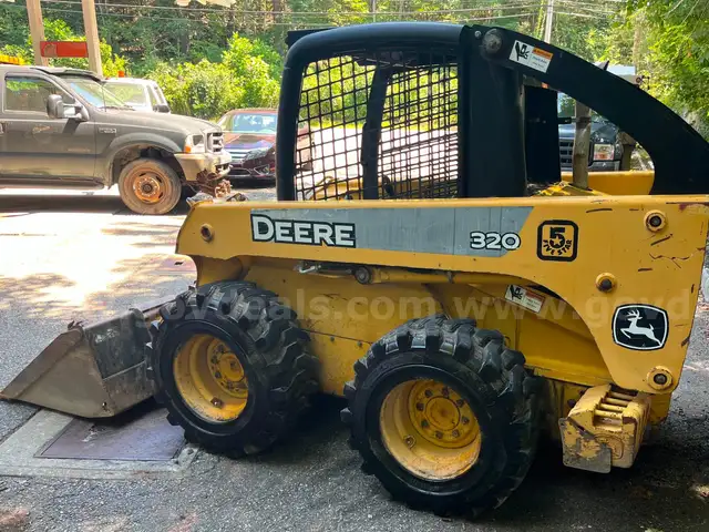 John Deere 320 Diesel Skidsteer