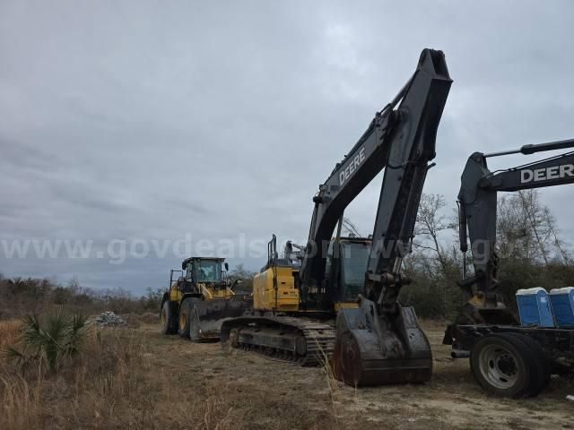 Photo of a 2017 John Deere 210G