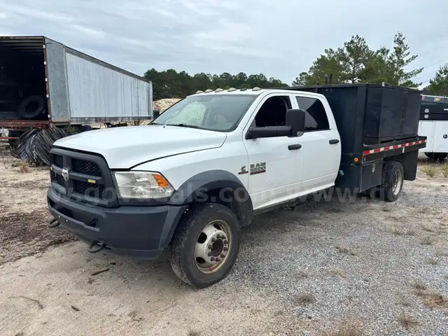 2018 RAM 5500 Crew Cab Flatbed Dually