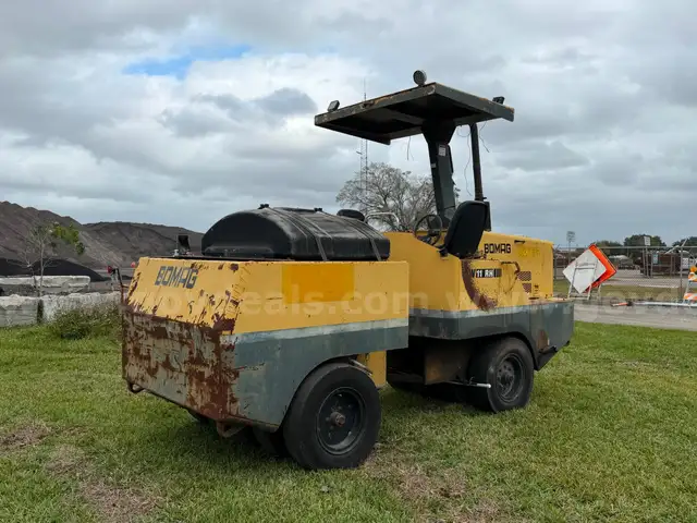 2005 Bomag BW11RH 9 Wheel Self Propelled Pneumatic Compactor