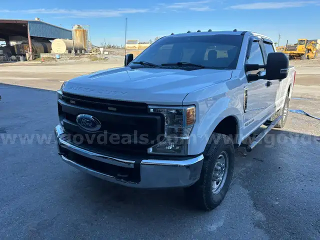 2022 Ford F350 SD 4x4 Crew Cab Pickup
