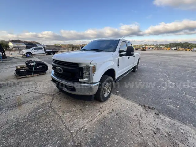 2019 Ford F250 SD 4x4 Crew Cab Pickup Truck
