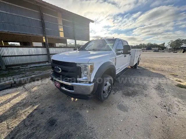 2019 Ford F450 SD 4x4 Crew Cab Utility Truck