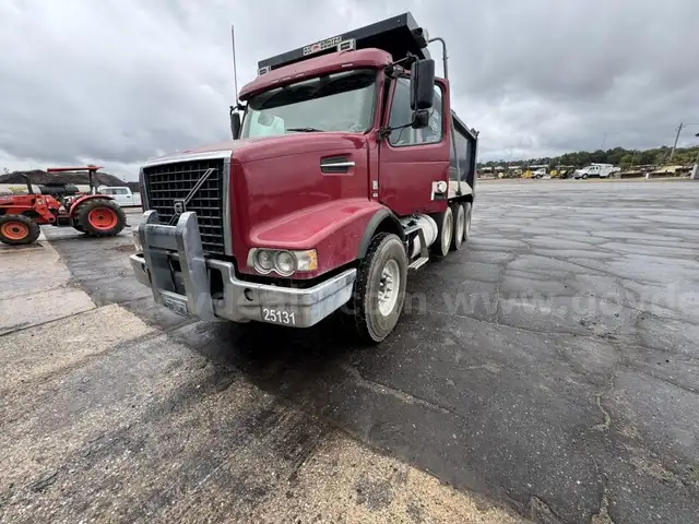 2018 Volvo VHD Tri/A Dump Truck