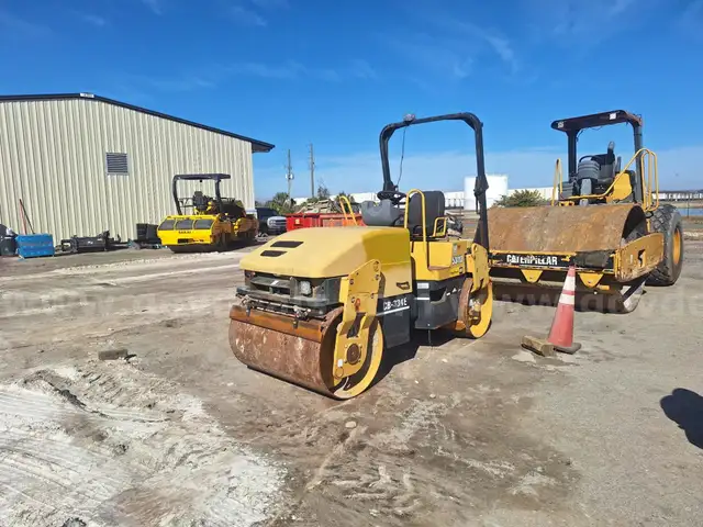 2006 Caterpillar CB-334E II Tandem Vibratory Compactor