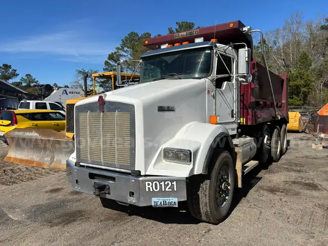 2017 Kenworth T800 Tri/A Dump Truck