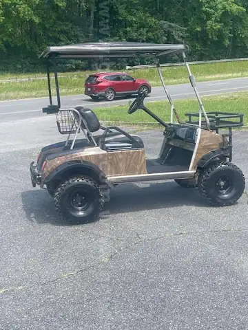 CLUB CAR GOLF CART