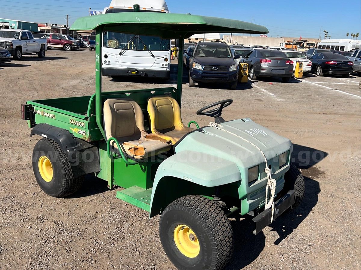 John Deere Gator 4X2 | GovDeals