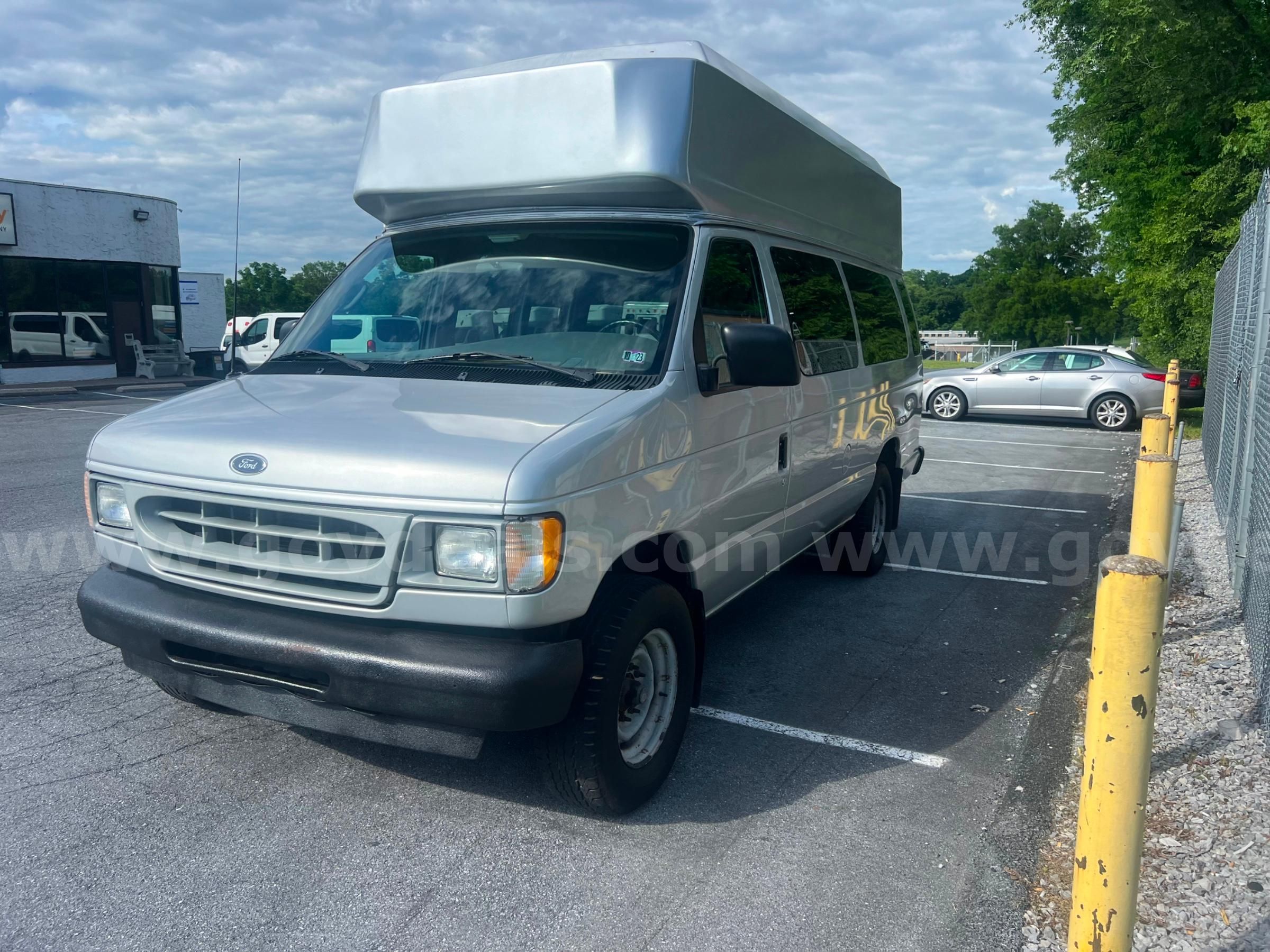 2001 ford econoline cargo fashion van