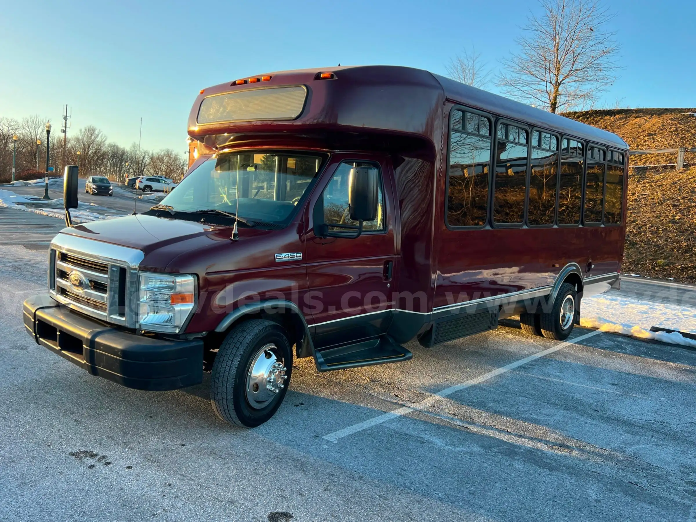 Photo of a 2016 Ford E450 Party Bus