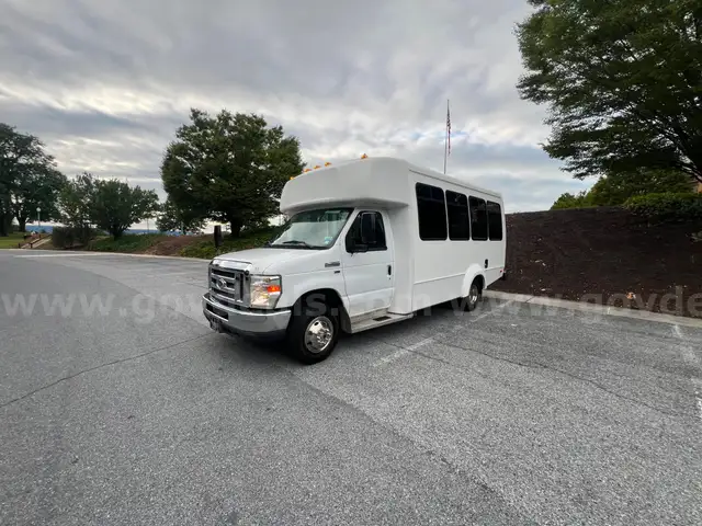 2015 Ford BUS 70K miles!
