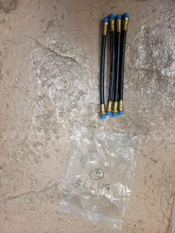 Trackless 5H778 - GREASE HOSE