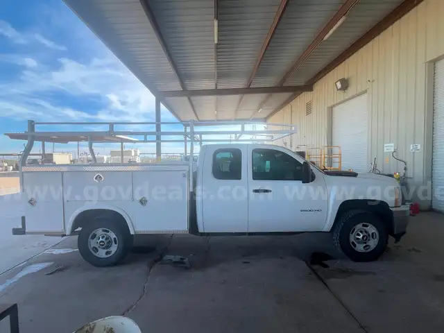 2012 Chevrolet Silverado 2500HD Work Truck Ext. Cab 2WD