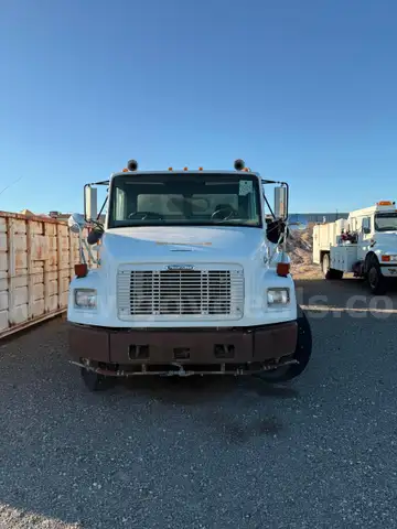 2003 Freightliner FL70