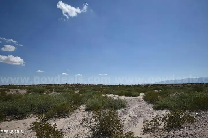 Breathtaking 10.5-Acre Parcel Near El Paso with McGuyers Rd Access, 5D