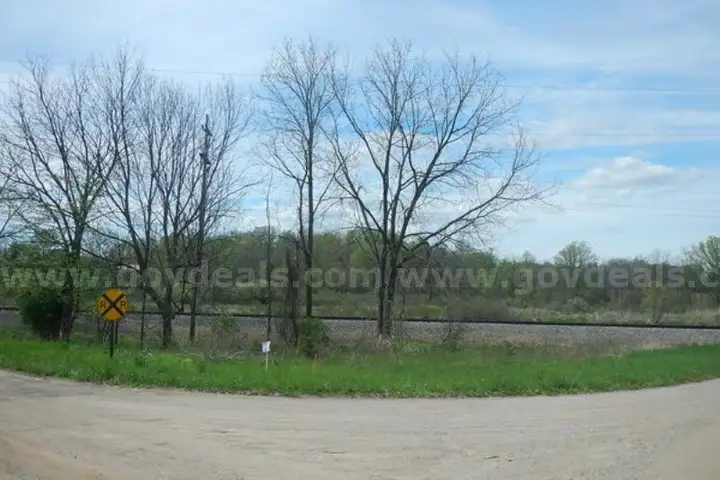 Ideal 0.23-acre Vacant Corner Lot in Allen, Michigan