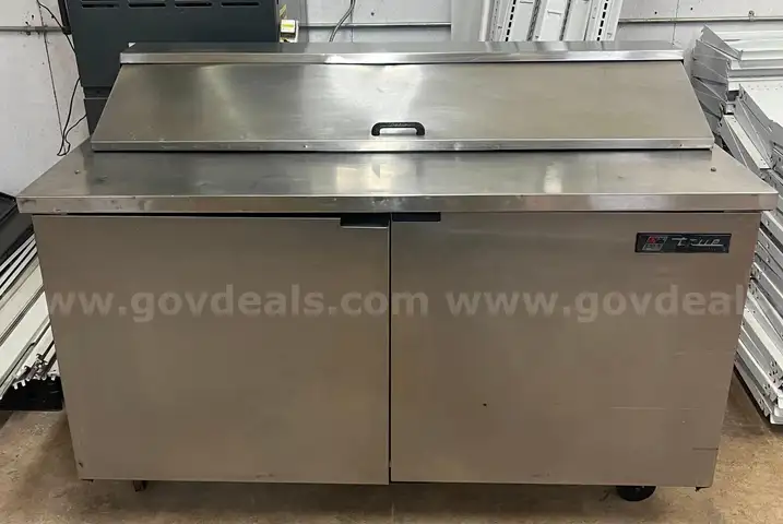 True Refrigerated Prep Table 60&#x22;