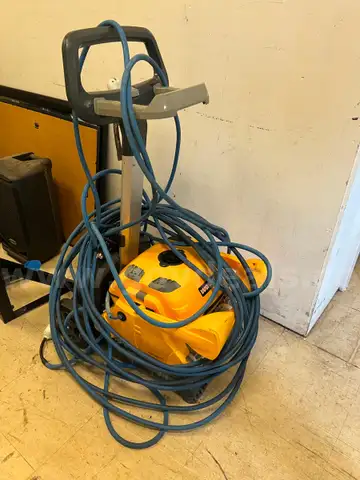 Wycliffe Pool Vacuum