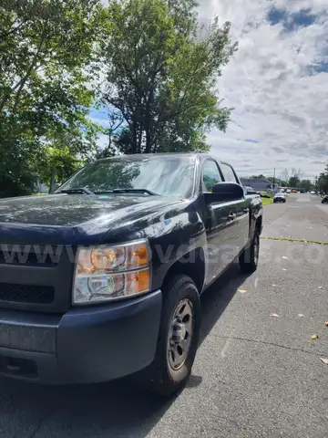 IS  CREWCAB TRUCK SILVERADO 1500 RUNS DRIVE