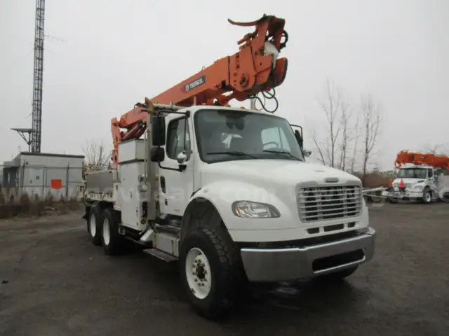 2013 Freightliner M2 106 Derrick Truck