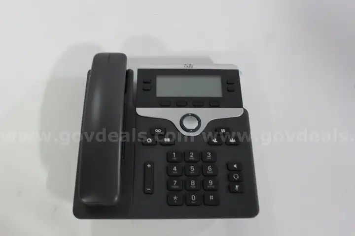 Lot of (126) Cisco Desk phones/ (8) Cisco CUVA-V3 Cameras
