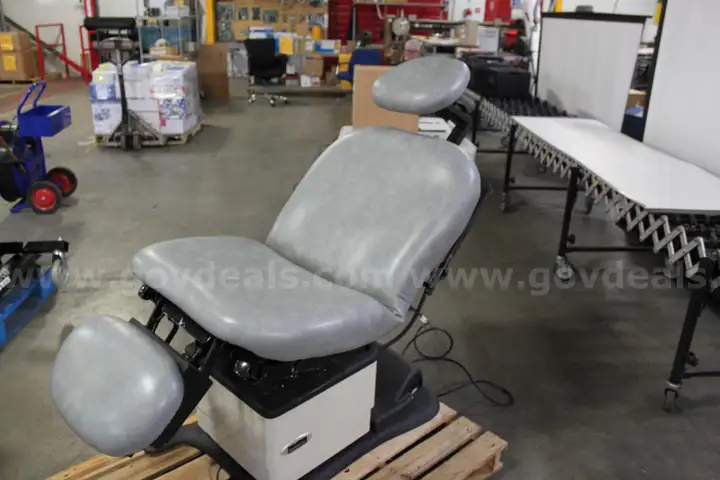 (1) Midmark Adjustable Medical chair, (1) Midmark Exam table