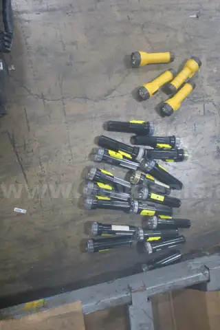 LOT OF (22) HEAVY DUTY FLASHLIGHTS! TESTED!