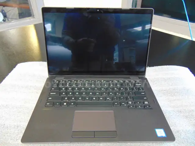 Lot of 22 BIOS Tested Dell Latitude 5300 2-in-1 Laptops i5-8635U processor 16gb Tested