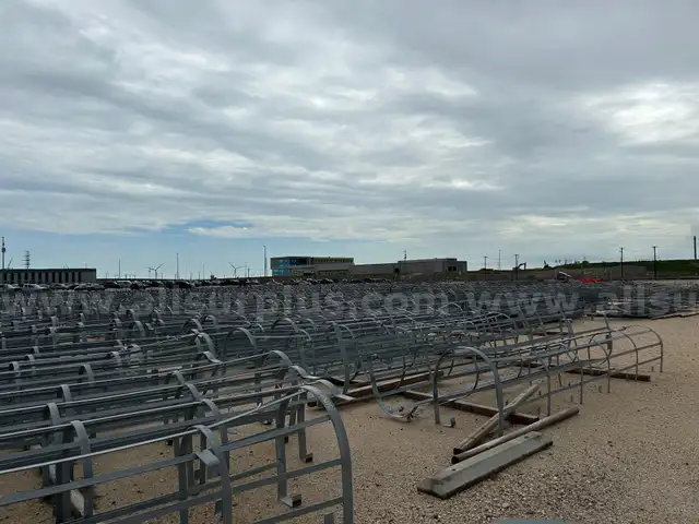 Safety Cage Ladders, Approx 800