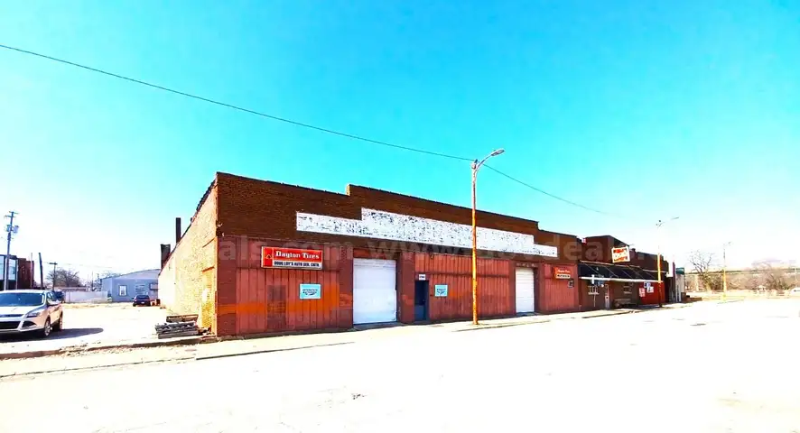 13,760 Sq Ft Commercial Building on IL-161 in Centralia, IL