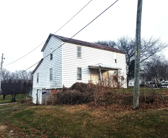2448 Sq Ft, 3 Bed and 1 Bath Single Family House in KINDERHOOK, IL
