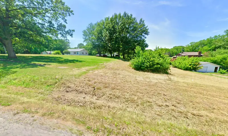 Large 100 X 120 Sq ft Residential Lot in Standard City, IL (South of Springfield, IL)