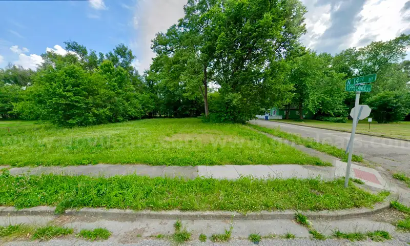 (0.45 Acres) Large Residential Corner Lot 0.8 Miles from Indiana State University