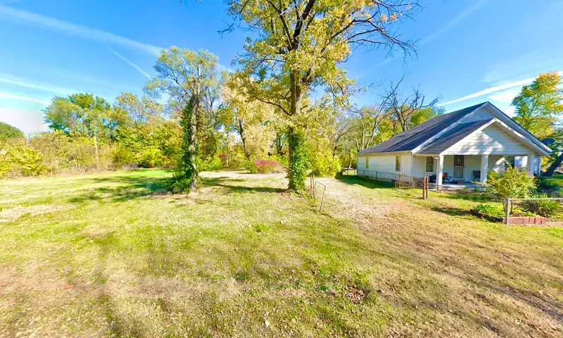 ($1-Bid) (No Reserve) Large (100 Ft X 120 Ft ) City Lot about 6.4 Miles from Downtown St. Louis