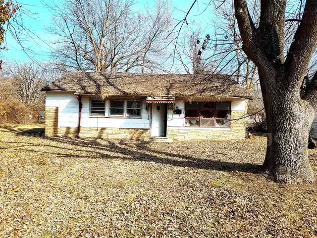 Single Family Next to St. Louis Downtown  Airport