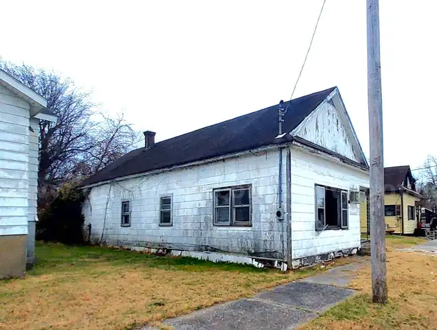 Single Family House in Southern Illinois (Cairo, IL)