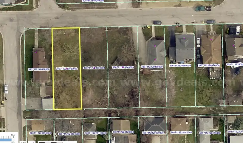 Residential City Lot in Chicago Suburbs (Joliet, IL)