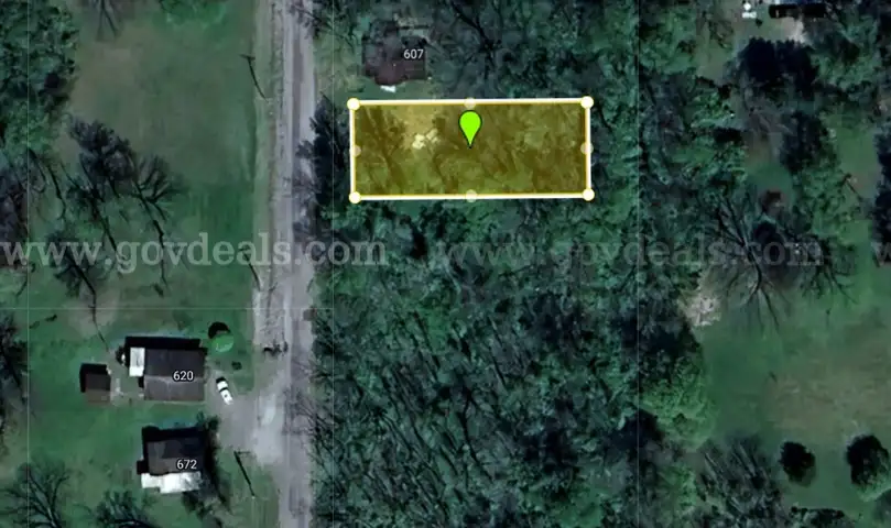 Large 60 x 127 Sq Ft Lot in ROYALTON, IL