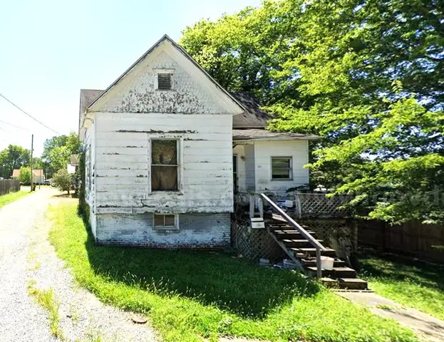Single Family House in Harrisburg, IL (Close to Shawnee National Forest)