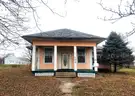 Single Family House in Augusta, IL
