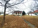Single Family House in Augusta, IL