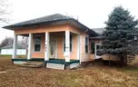 Single Family House in Augusta, IL