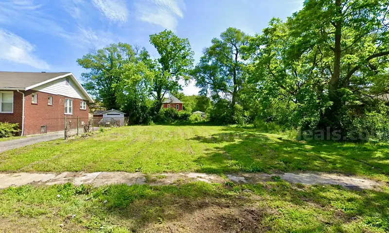 4-adjacent City Lot about 4.9 Miles from Downtown St. Louis