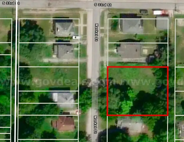 4-adjacent City Lot about 4.9 Miles from Downtown St. Louis