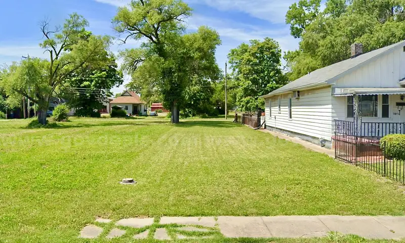 ($1-Bid) (No Reserve) City Lot about 4.3 Miles from Downtown St. Louis