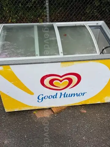 Caravel Ice Cream Box