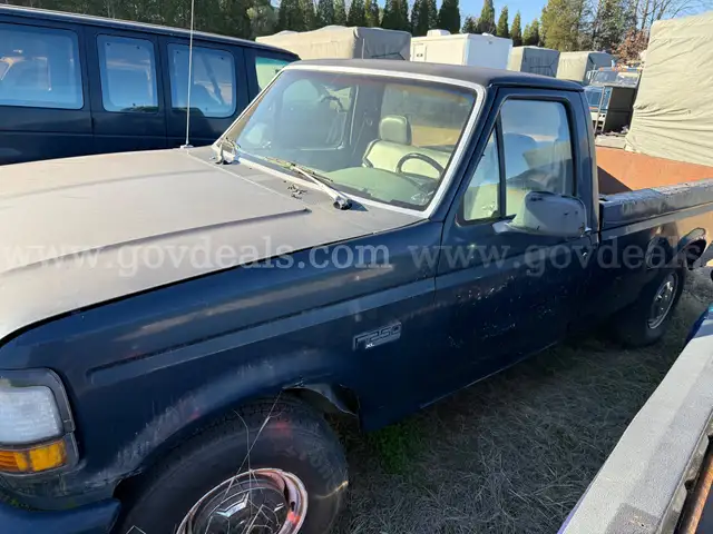 1994 Ford F-250 XL Reg. Cab 2WD